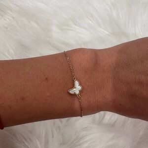 Van Cleef & Arpels Sweet Butterfly Bracelet Mother of Pearl 18K Yellow Gold VCA